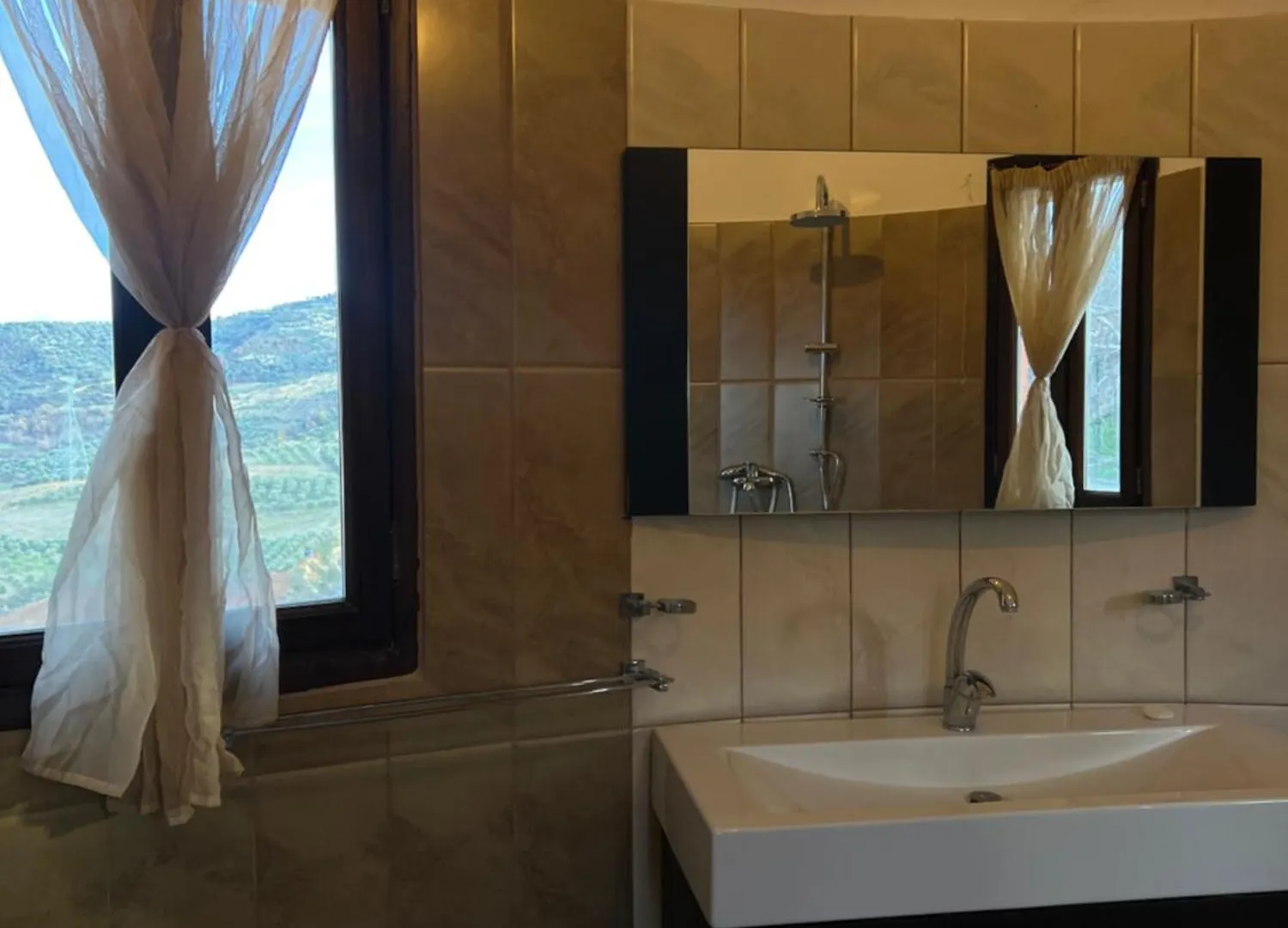 Keshtjella Myftari Villa Patos Albania