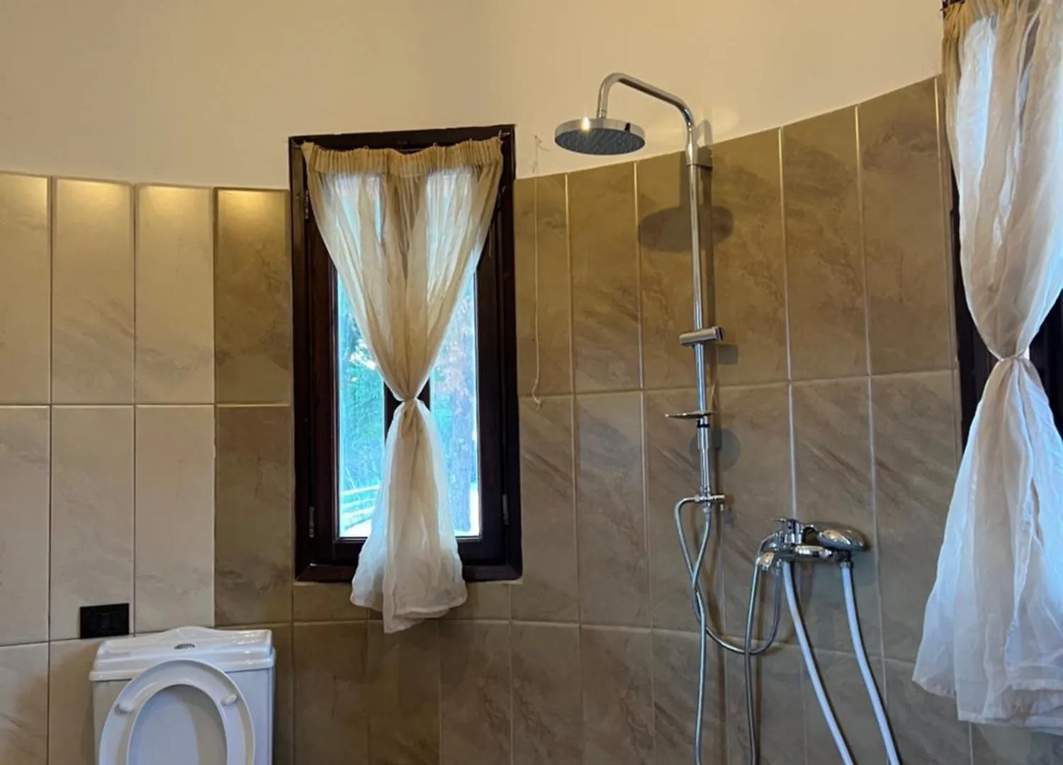 Keshtjella Myftari Villa Patos