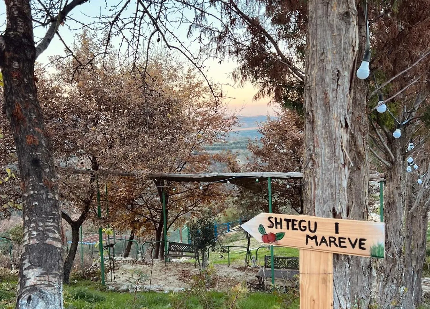 Keshtjella Myftari Villa Patos Albania