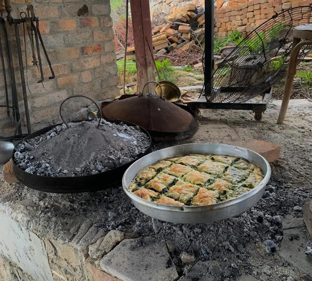 Keshtjella Myftari Villa Patos